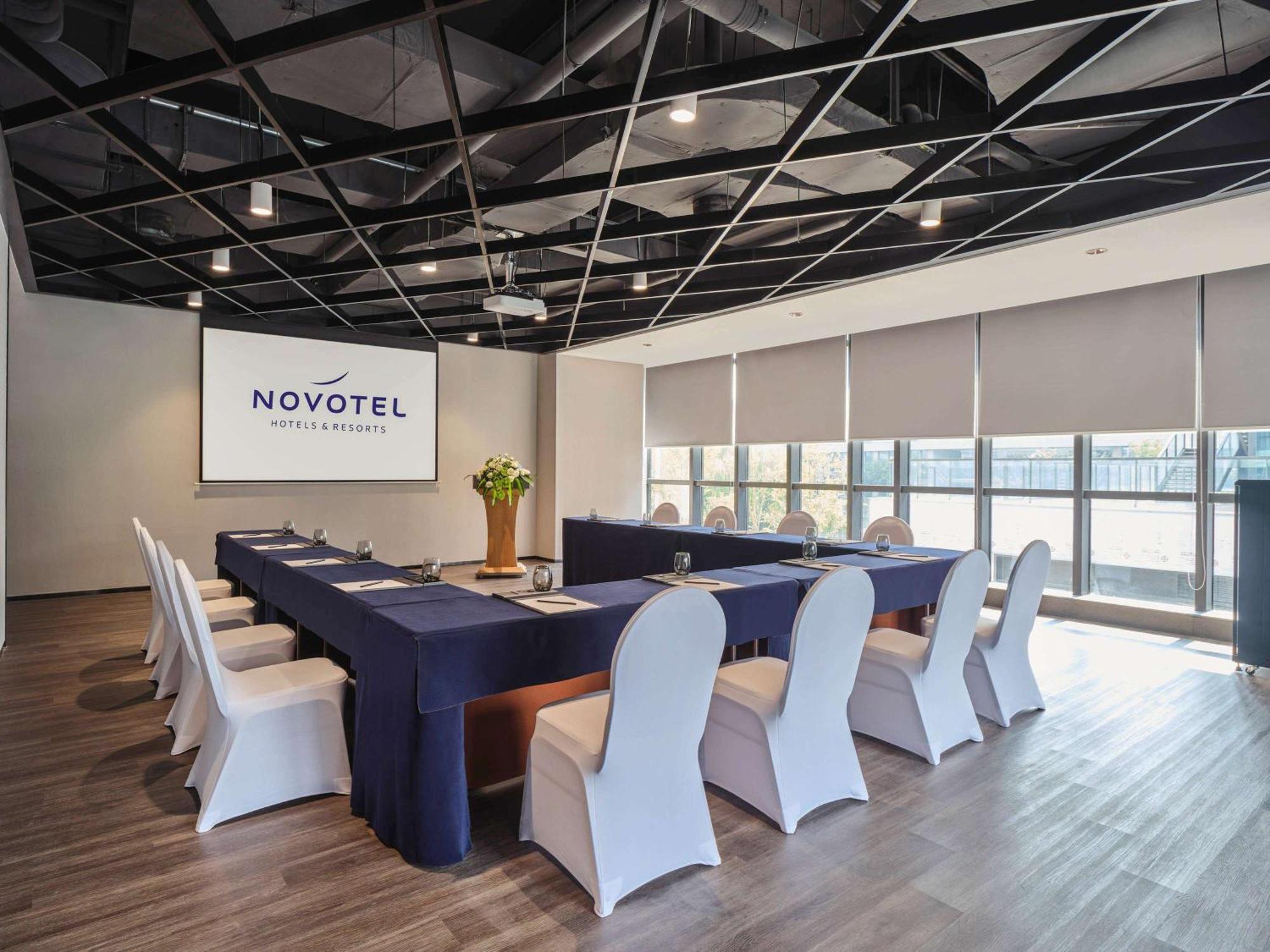 Novotel Qingpu Excellence Hotel 5*